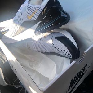 Meet your Posher, Yesenia